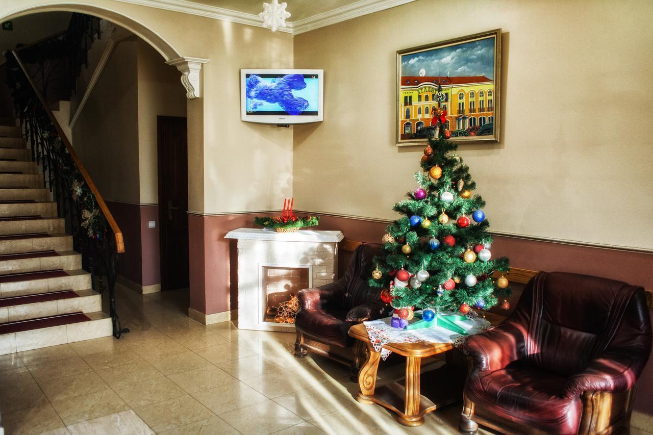 Atlant Hotel ウージュホロド エクステリア 写真