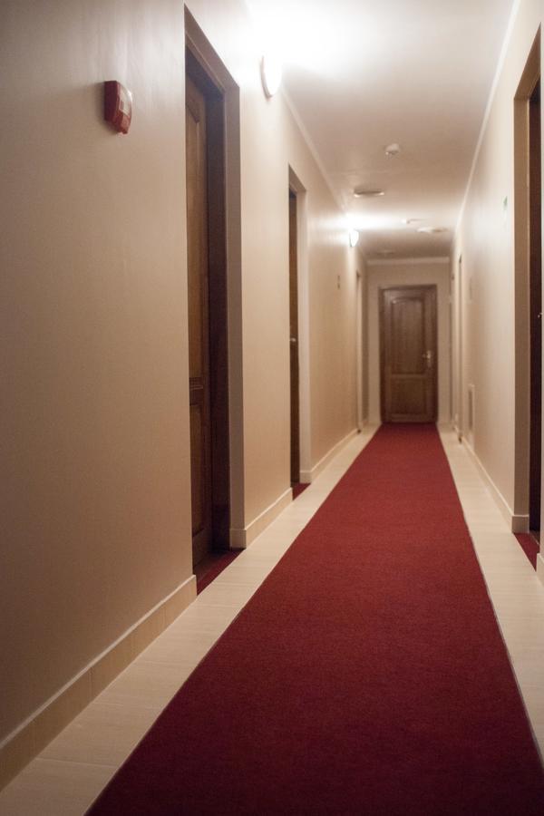 Atlant Hotel ウージュホロド エクステリア 写真