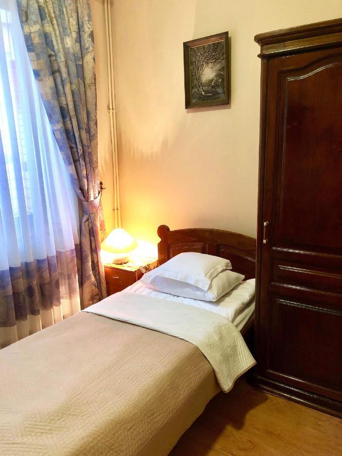 Atlant Hotel ウージュホロド エクステリア 写真